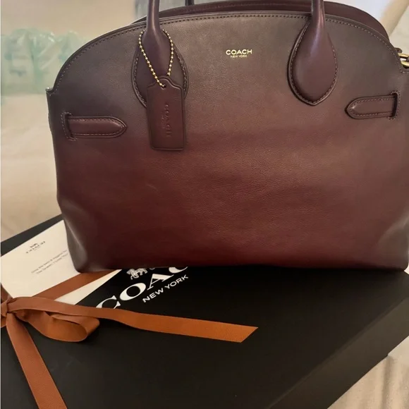 Coach Soft Empire Carryall Bag 40 in Burgundy - Picture 3 of 3